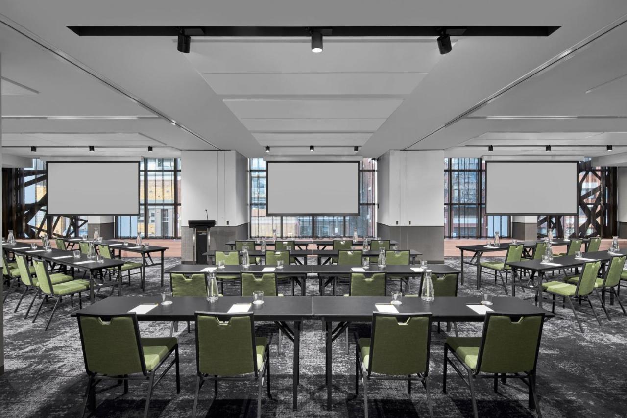 Hotel Courtyard By Marriott Melbourne Flagstaff Gardens Exterior foto