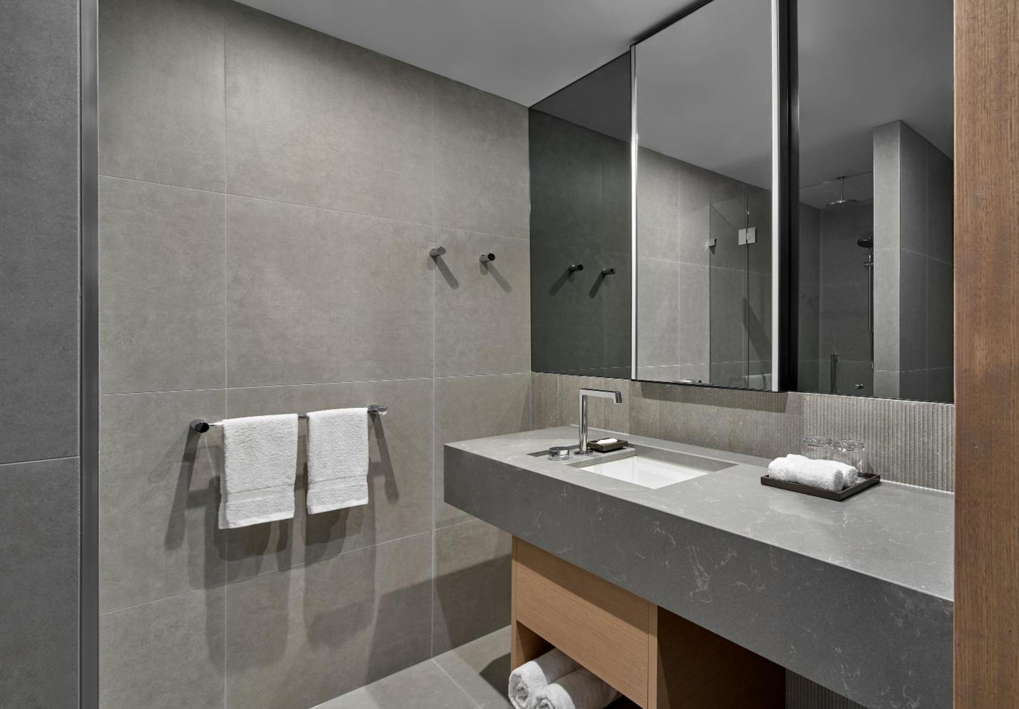 Hotel Courtyard By Marriott Melbourne Flagstaff Gardens Exterior foto